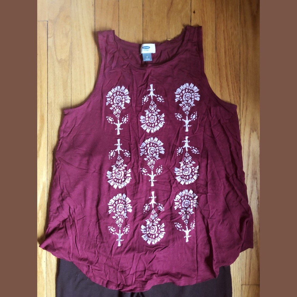 Loose-fitting Tank with FREE Leggings!